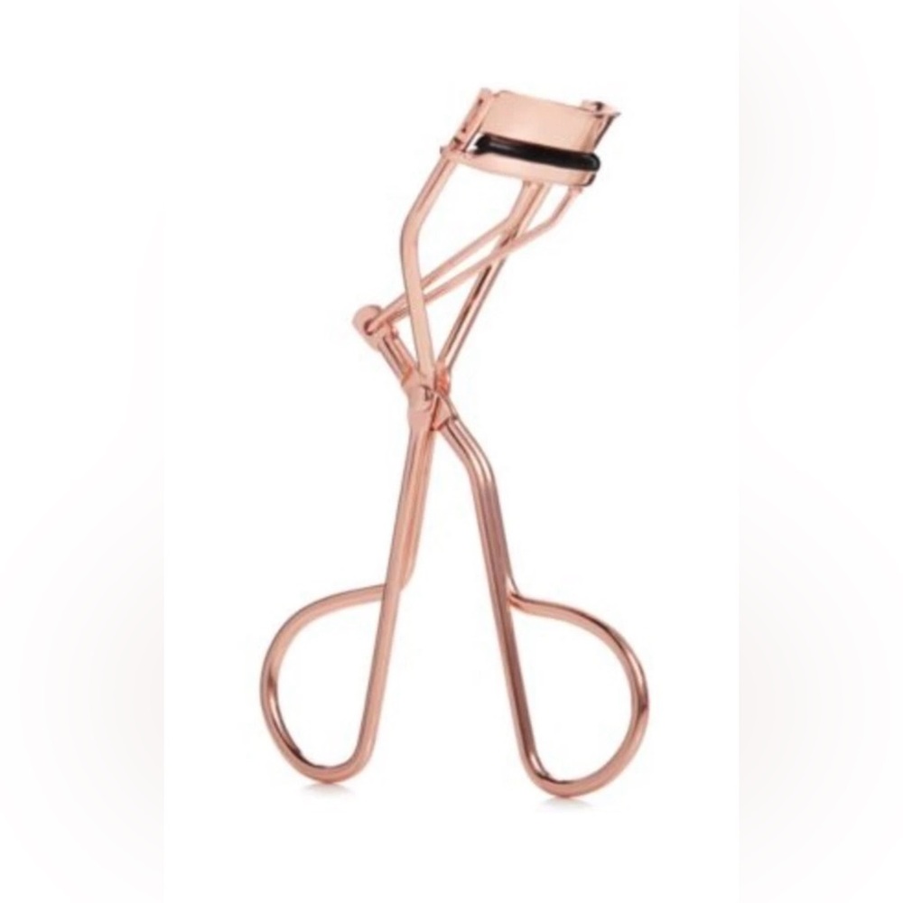 Macy’s Eyelash Curler Rose Gold color
